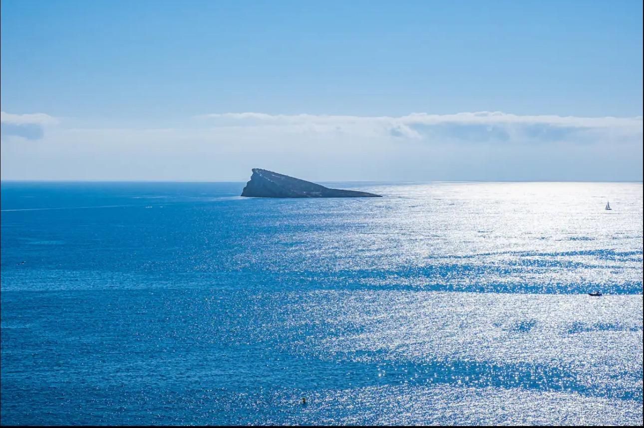 Vista exterior de Apartament de lloguer en Benidorm amb Aire condicionat, Calefacció i Jardí privat