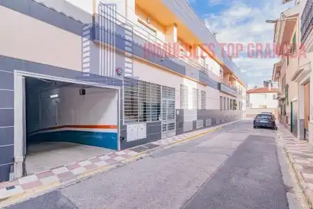 Vista exterior de Apartamento en venta en Albolote con Trastero y Piscina comunitaria