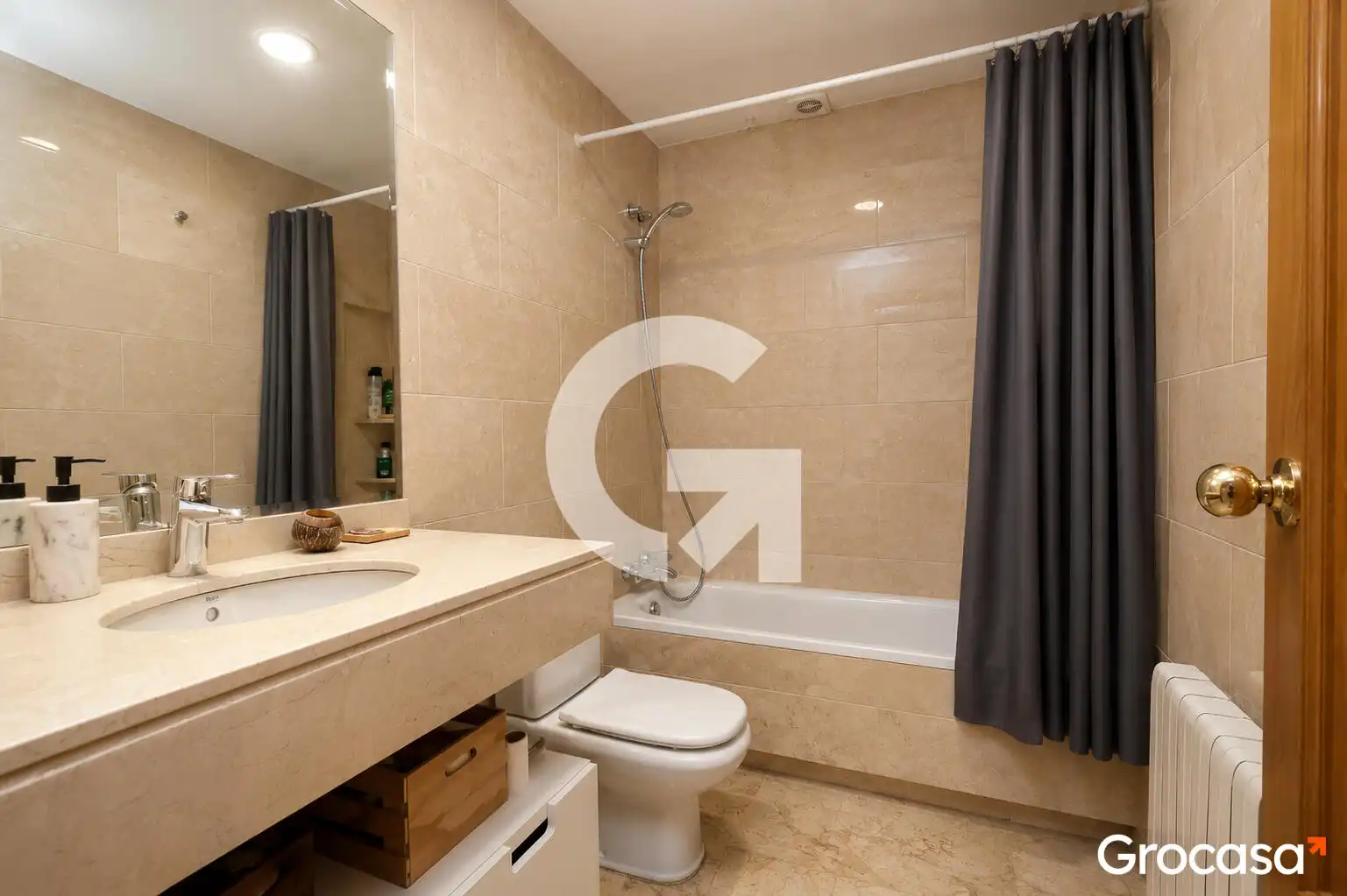 Baño de Casa adosada en venta en El Prat de Llobregat con Aire acondicionado, Calefacción y Terraza