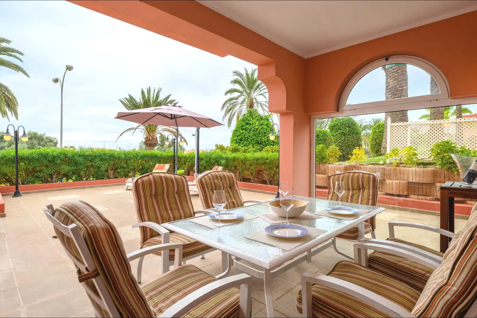 Terrasse von Einfamilien-Reihenhaus zur Miete in San Bartolomé de Tirajana mit Klimaanlage, Privatgarten und Terrasse
