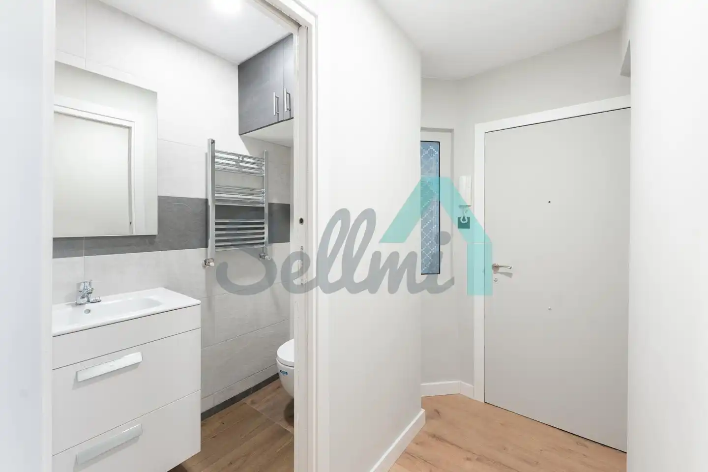 Bathroom of Flat for sale in Gijón   with Heating and Terrace