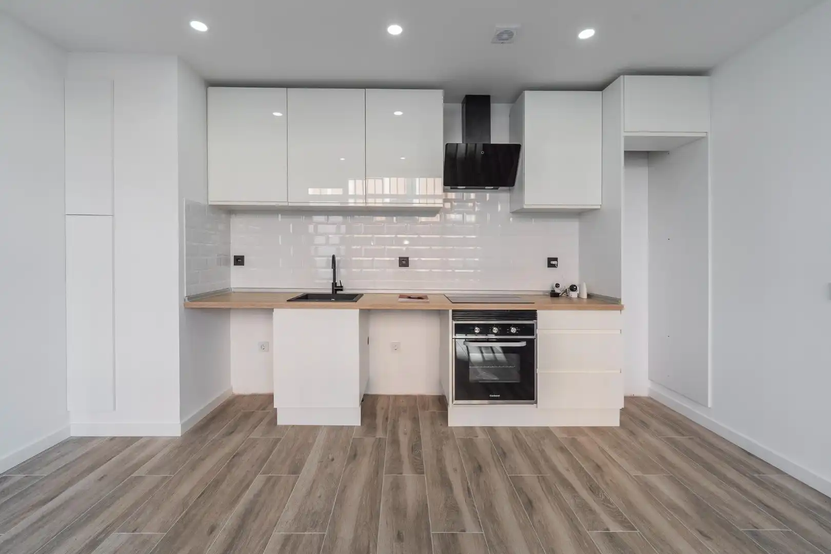 Kitchen of Flat for sale in Madrid
