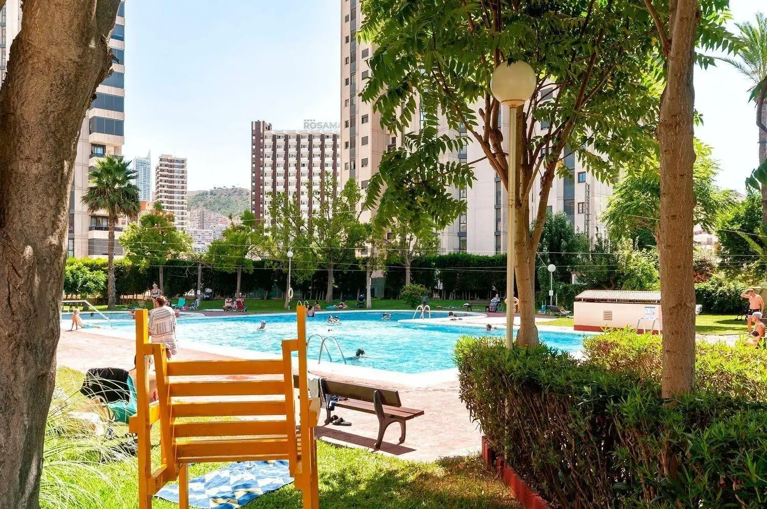 Piscina de Piso en venta en Benidorm con Terraza y Piscina comunitaria