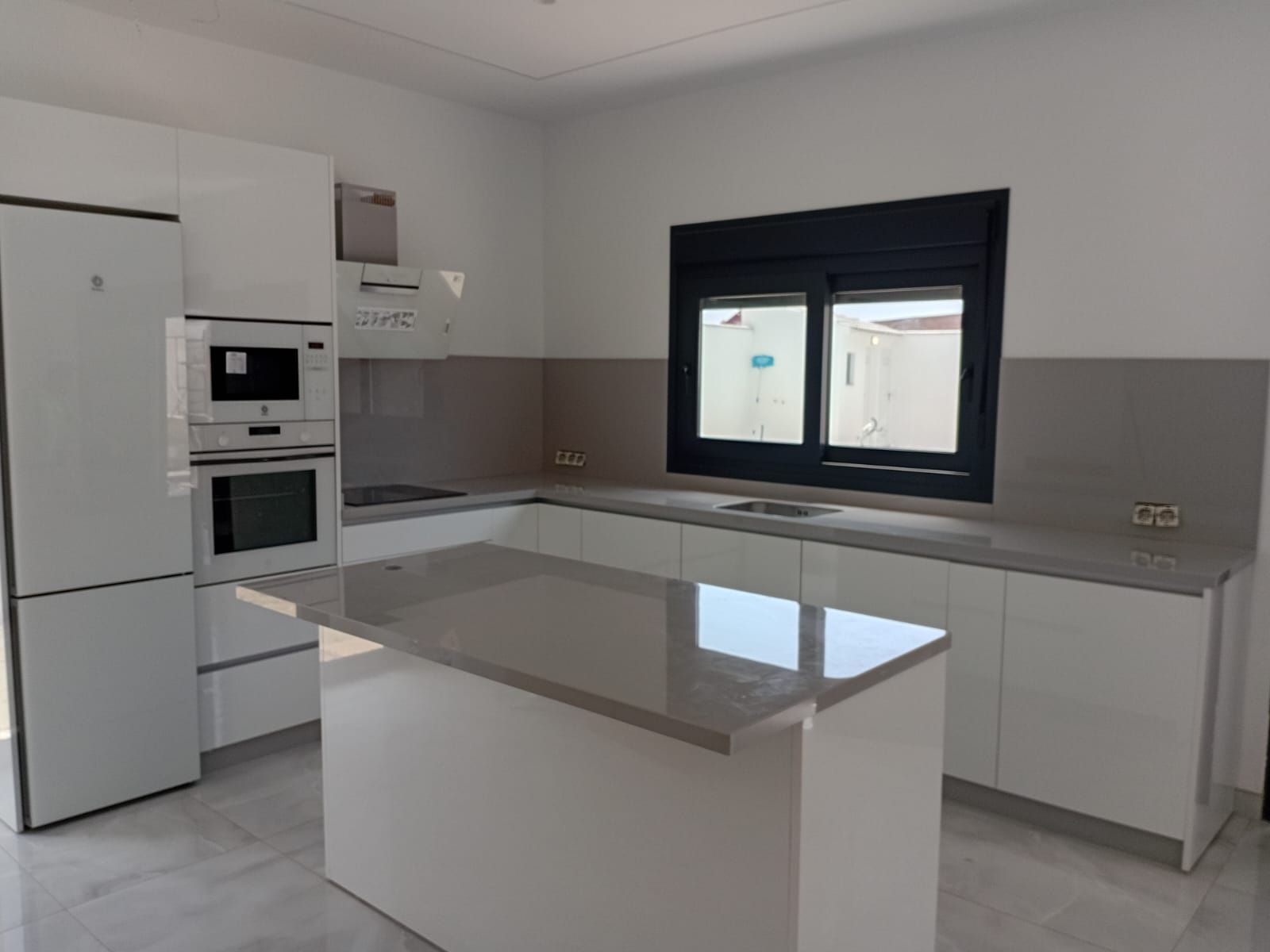 Kitchen of House or chalet for sale in La Línea de la Concepción  with Private garden, Swimming Pool and Furnished