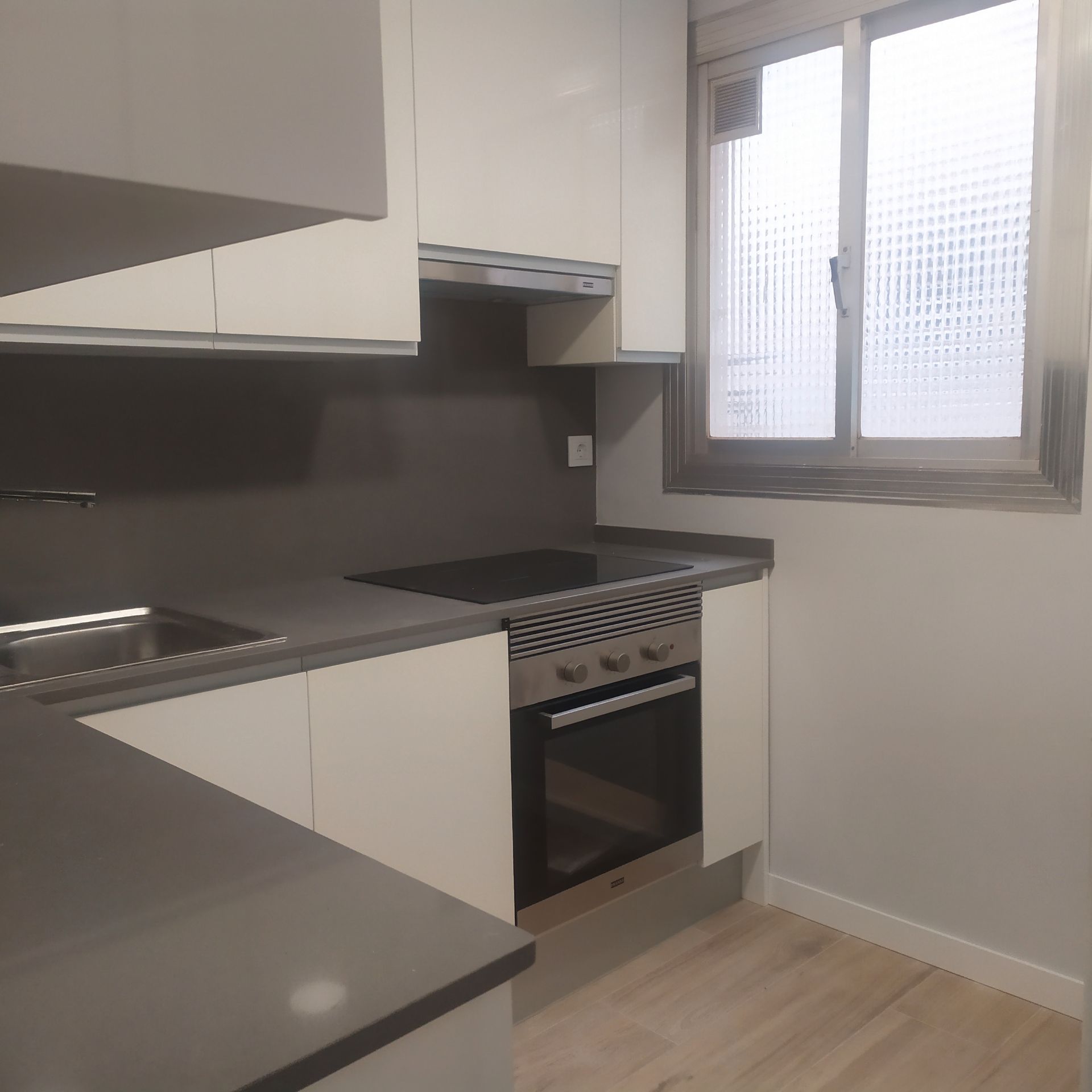 Kitchen of Flat to rent in  Barcelona Capital  with Heating, Parquet flooring and Oven