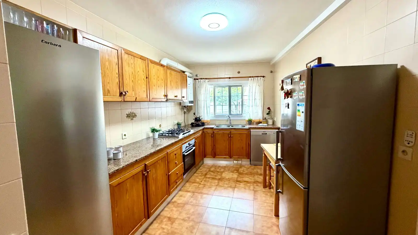 Cocina de Casa o chalet en venta en Cunit con Aire acondicionado, Calefacción y Jardín privado