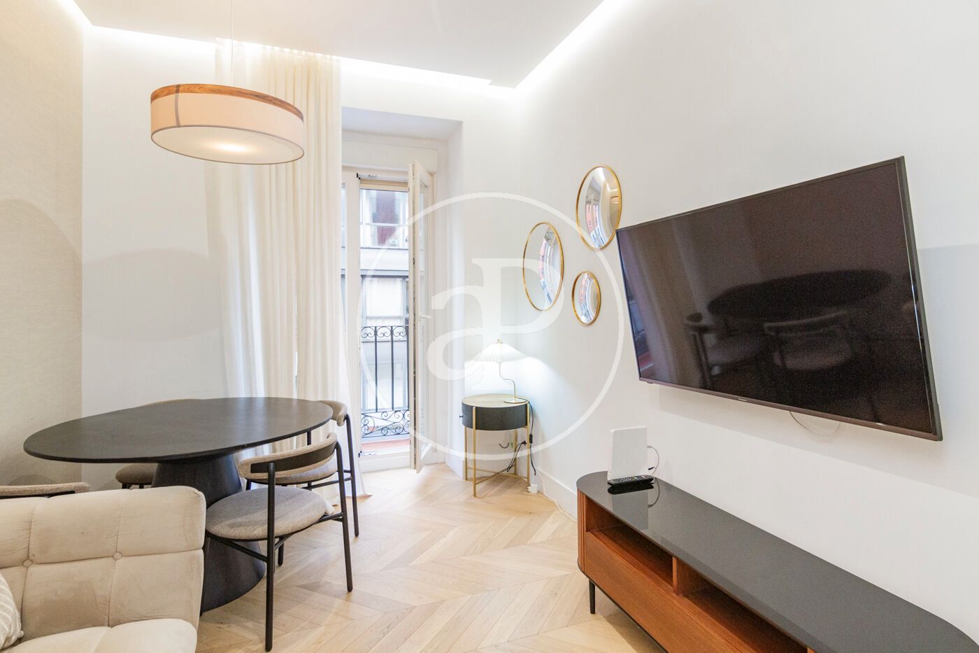 Sala d'estar de Pis en venda en  Madrid Capital amb Aire condicionat, Calefacció i Moblat