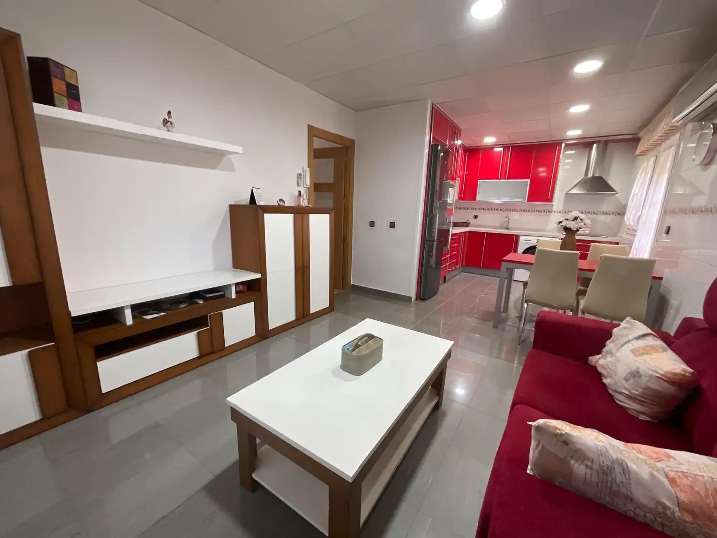 Wohnzimmer von Einfamilien-Reihenhaus zum Verkauf in Villaluenga de la Sagra mit Klimaanlage und Heizung
