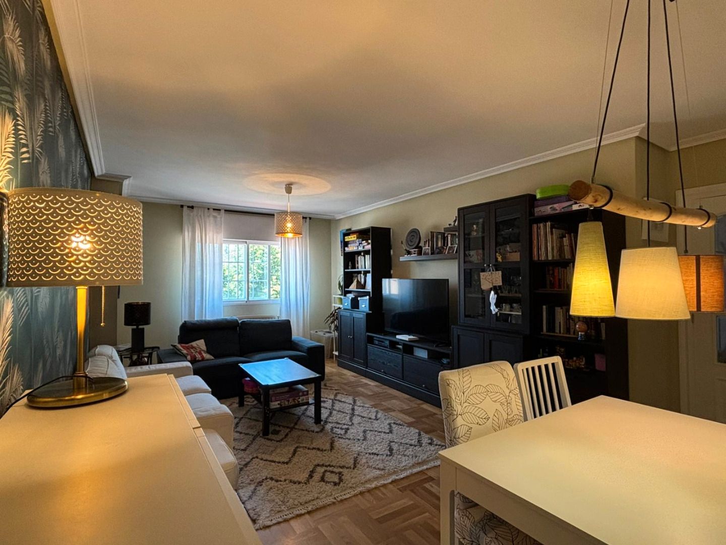 Sala de estar de Piso en venta en Burgos Capital con Calefacción, Jardín privado y Parquet