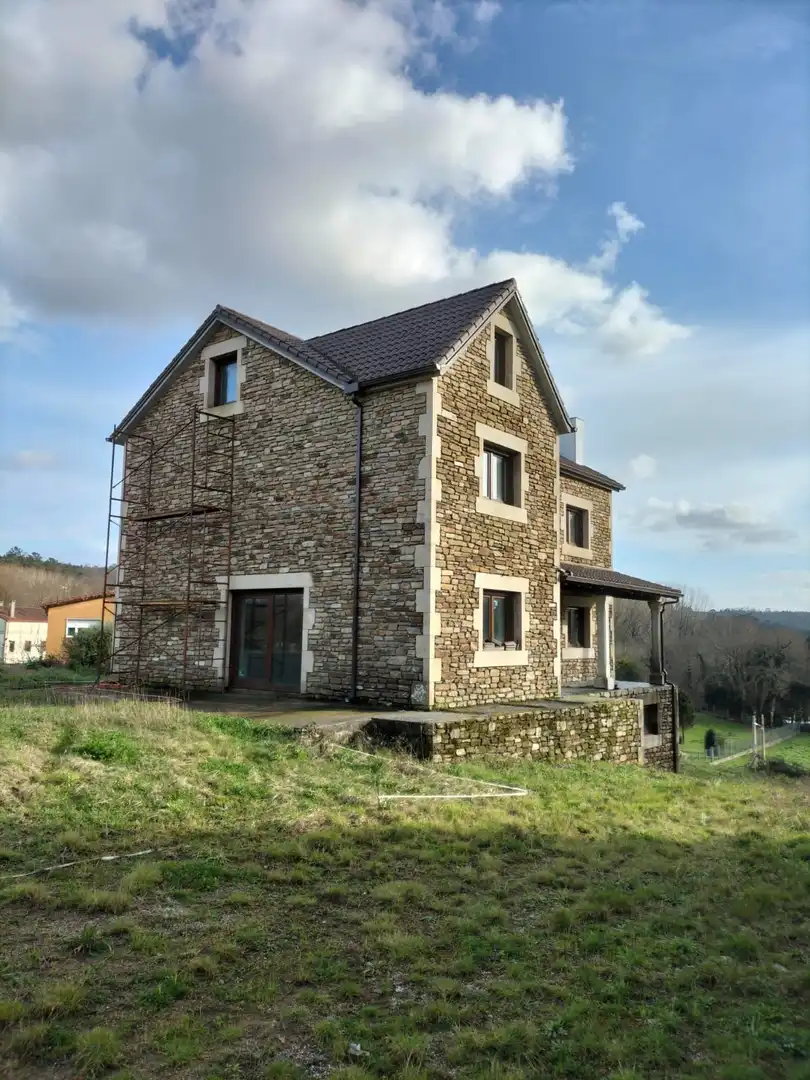 House for sale in san xulian de sales