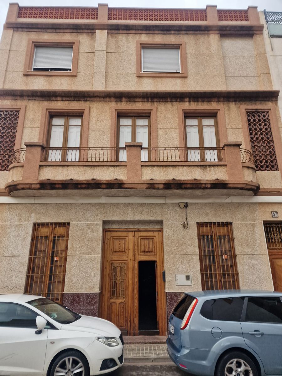 Vista exterior de Edifici en venda en Sedaví