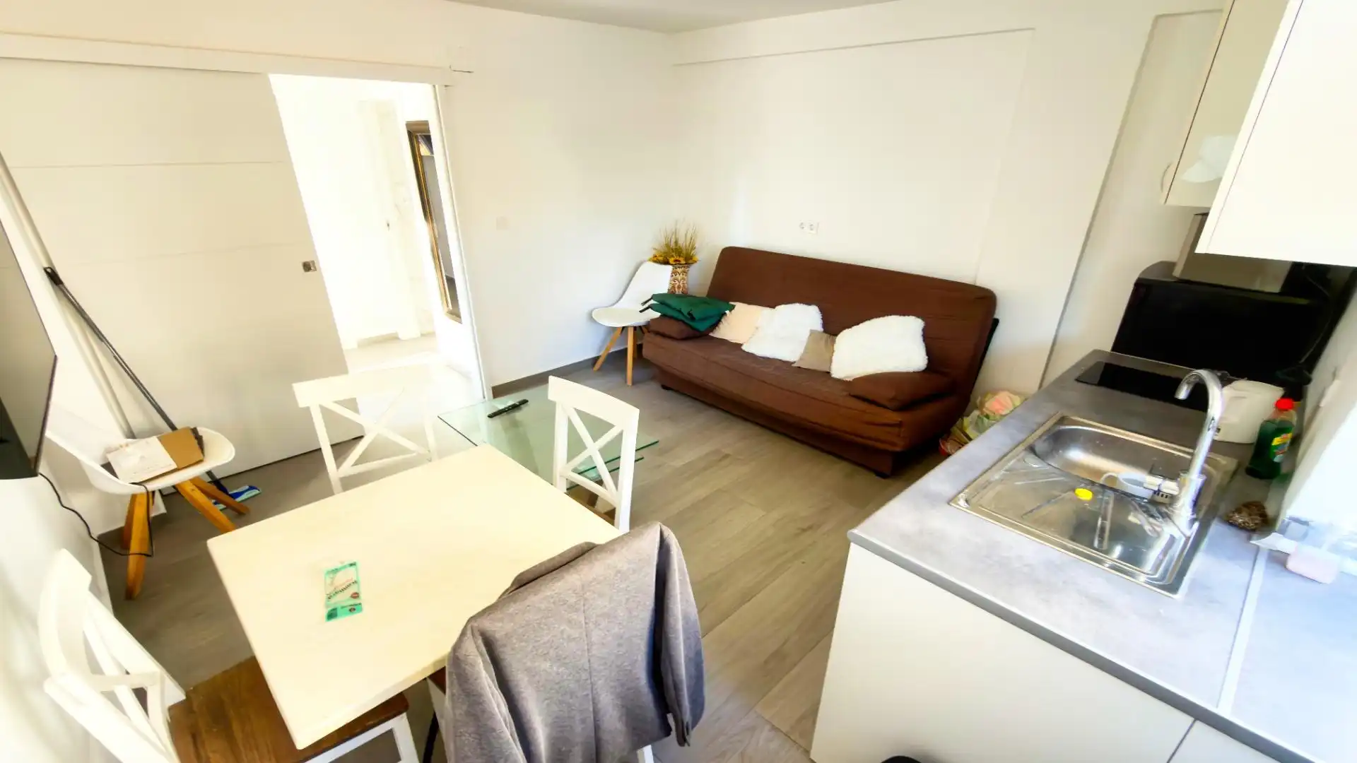 Sala d'estar de Local en venda en Benidorm amb Aire condicionat i Moblat