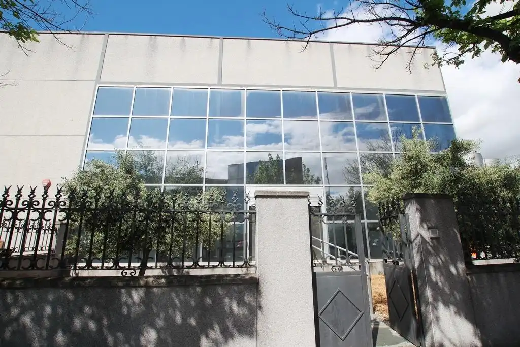 Außenansicht von Fabrikhallen zur Miete in Jerez de la Frontera