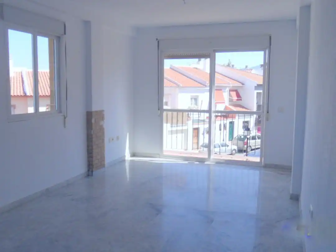 Vista exterior de Piso en venta en La Zubia Ciudad