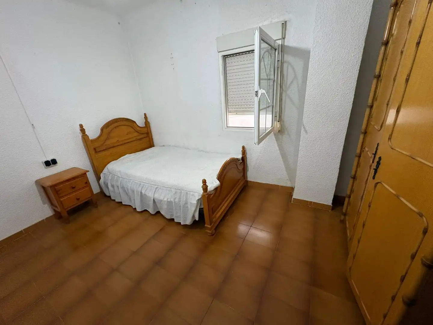 Flat for rent in Calle manuel ruiz magro, Carrús Este