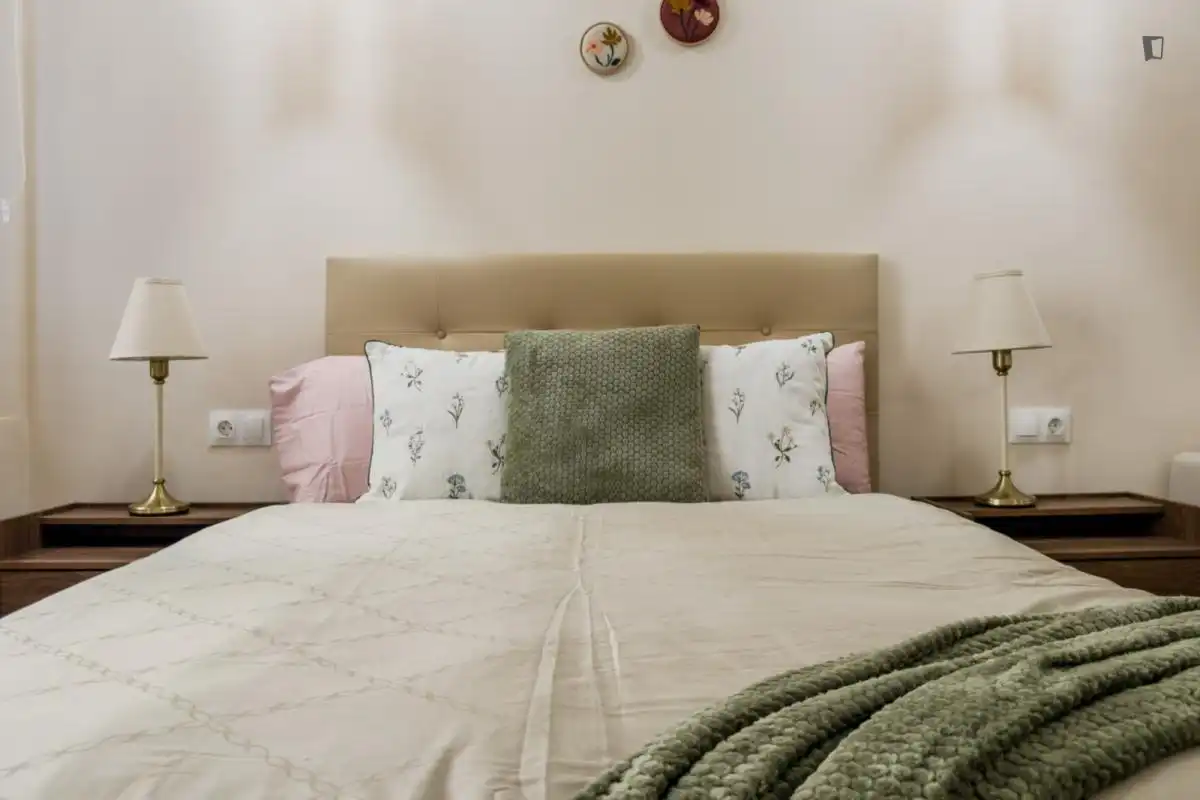 Schlafzimmer von Wohnung zur Miete in Barcelona mit Klimaanlage, Möbliert und Ofen