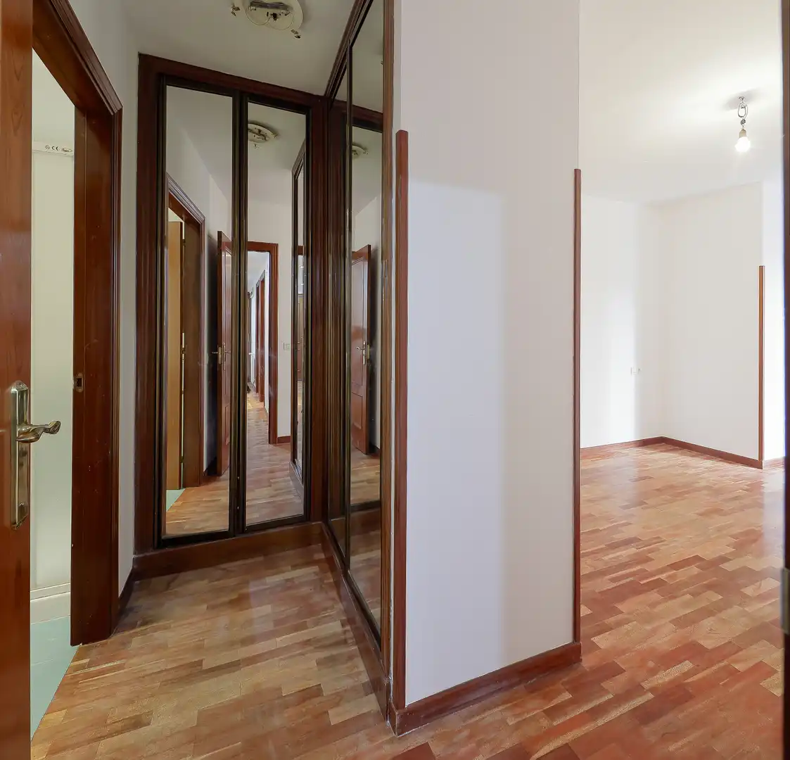 Pis en venda en Gijón  amb Calefacció, Parquet i Traster