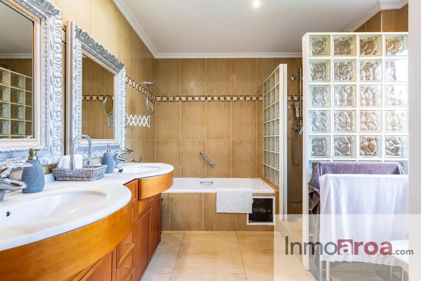 Baño de Casa o chalet en venta en Paterna con Jardín privado, Terraza y Piscina