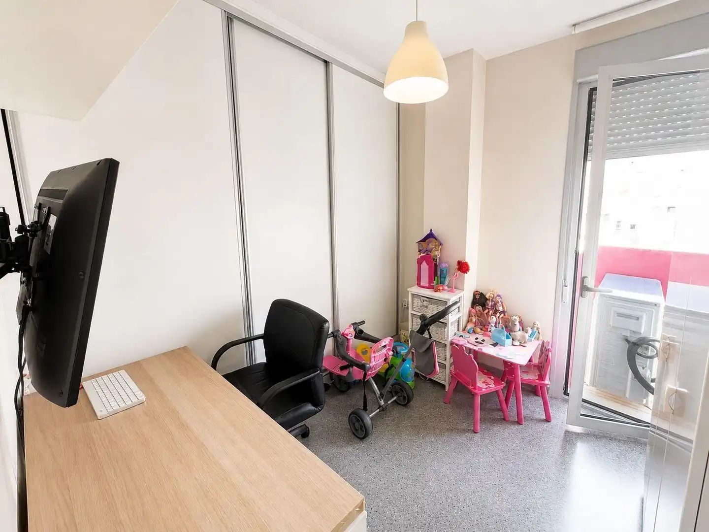 Wohnung zum Verkauf in Sevilla mit Klimaanlage und Terrasse