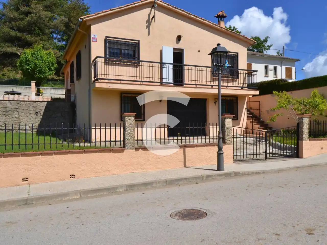 Außenansicht von Haus oder Chalet zum Verkauf in Sant Agustí de Lluçanès mit Heizung, Privatgarten und Terrasse