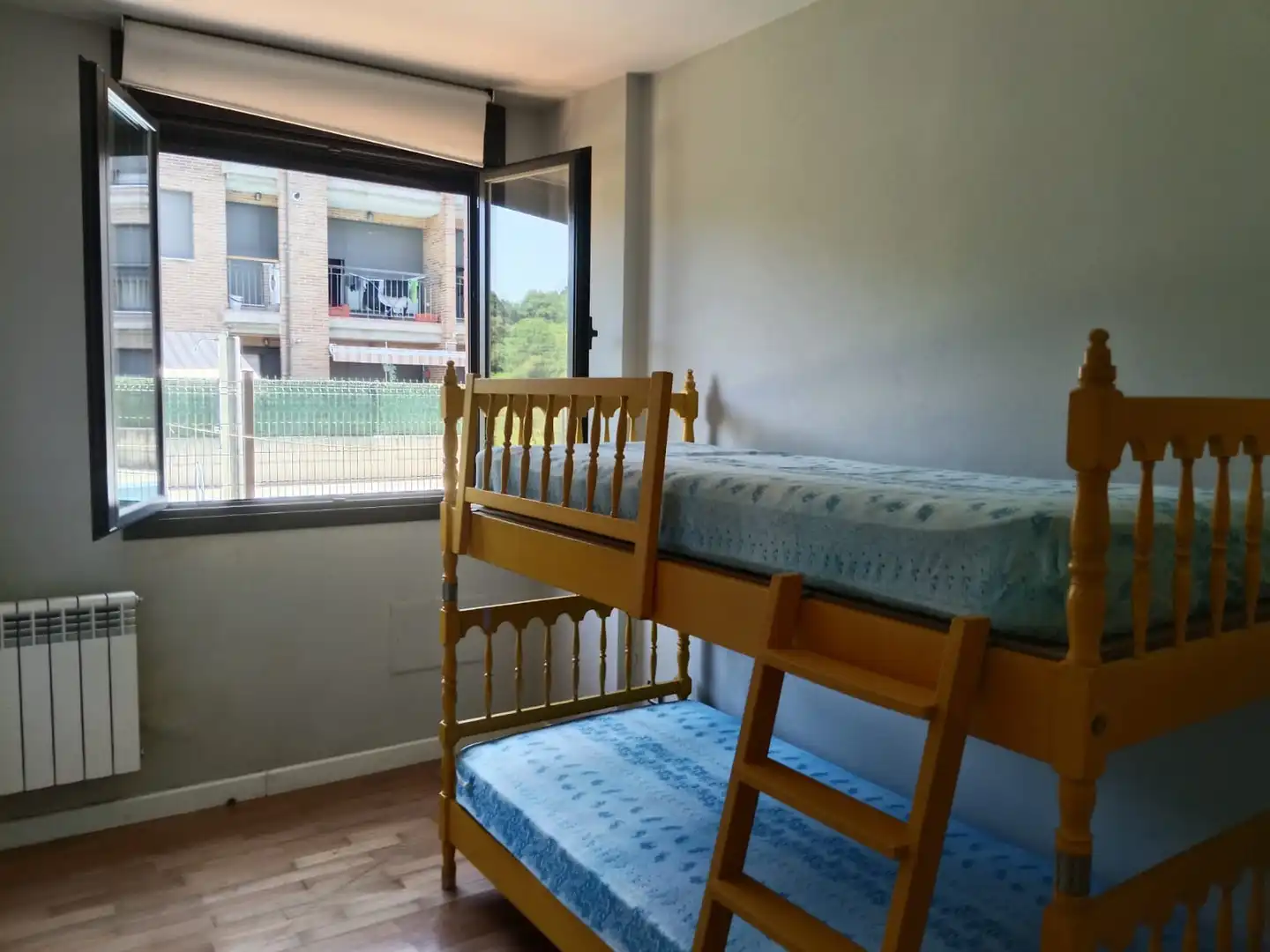 Schlafzimmer von Wohnung zum Verkauf in Limpias mit Heizung, Terrasse und Abstellraum