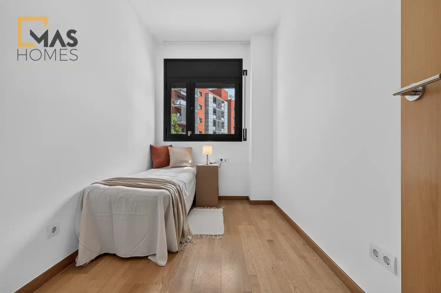 Dormitori de Pis en venda en Sant Cugat del Vallès amb Calefacció, Jardí privat i Parquet