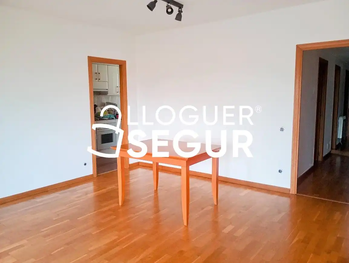 Flat for rent in Carlas Martí y Vilá, Centre