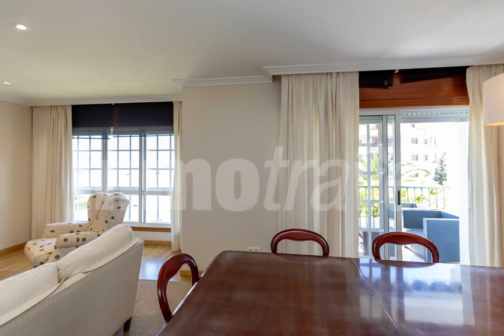 Menjador de Casa adosada de lloguer en Sanxenxo amb Jardí privat, Terrassa i Moblat