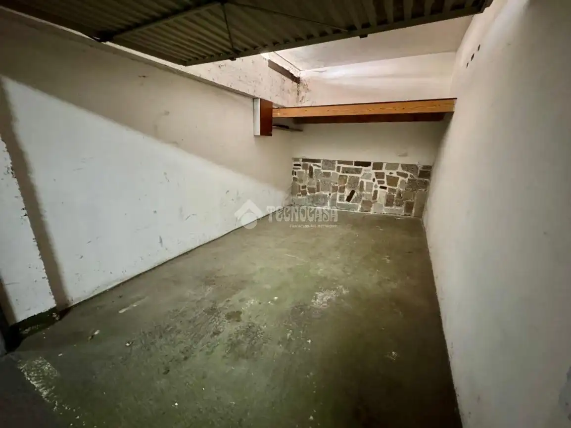 Garaje en venta en El Astillero  