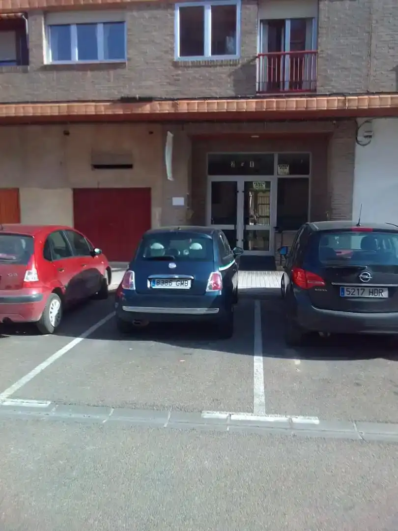 Parkplatz von Wohnung zur Miete in Calatayud mit Schwimmbad und Balkon
