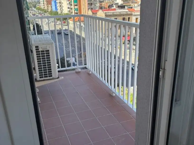 Pis amb ascensor en venda a Avinguda del Carrilet 347, imagen 3