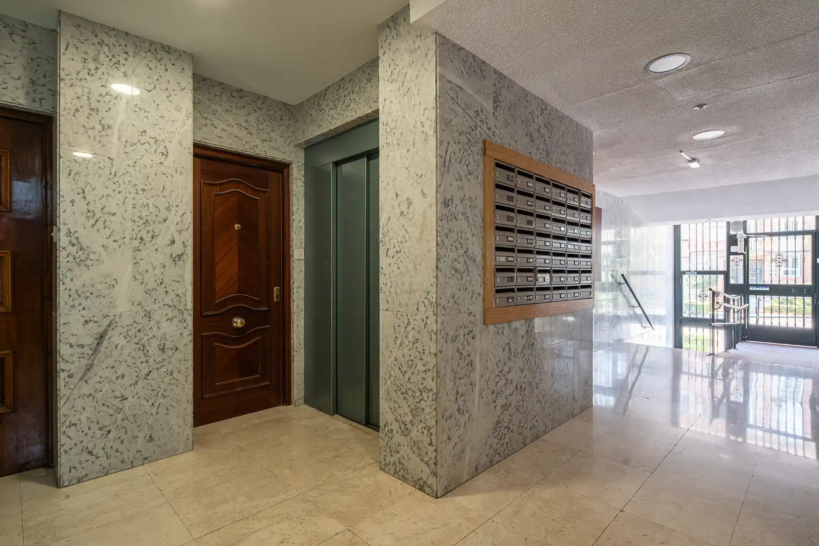 Flat for sale in Granada  with Air Conditioner, Parquet flooring and Terrace