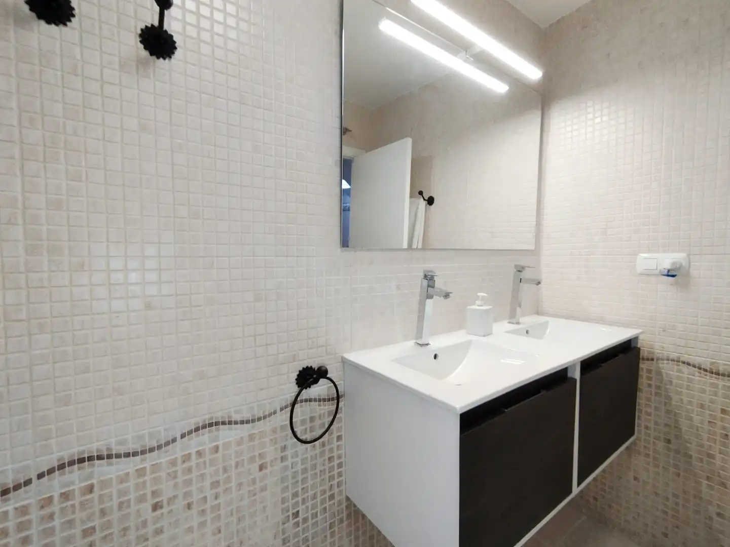 Bathroom of Flat for sale in Tomelloso  with Air Conditioner, Storage room and Furnished