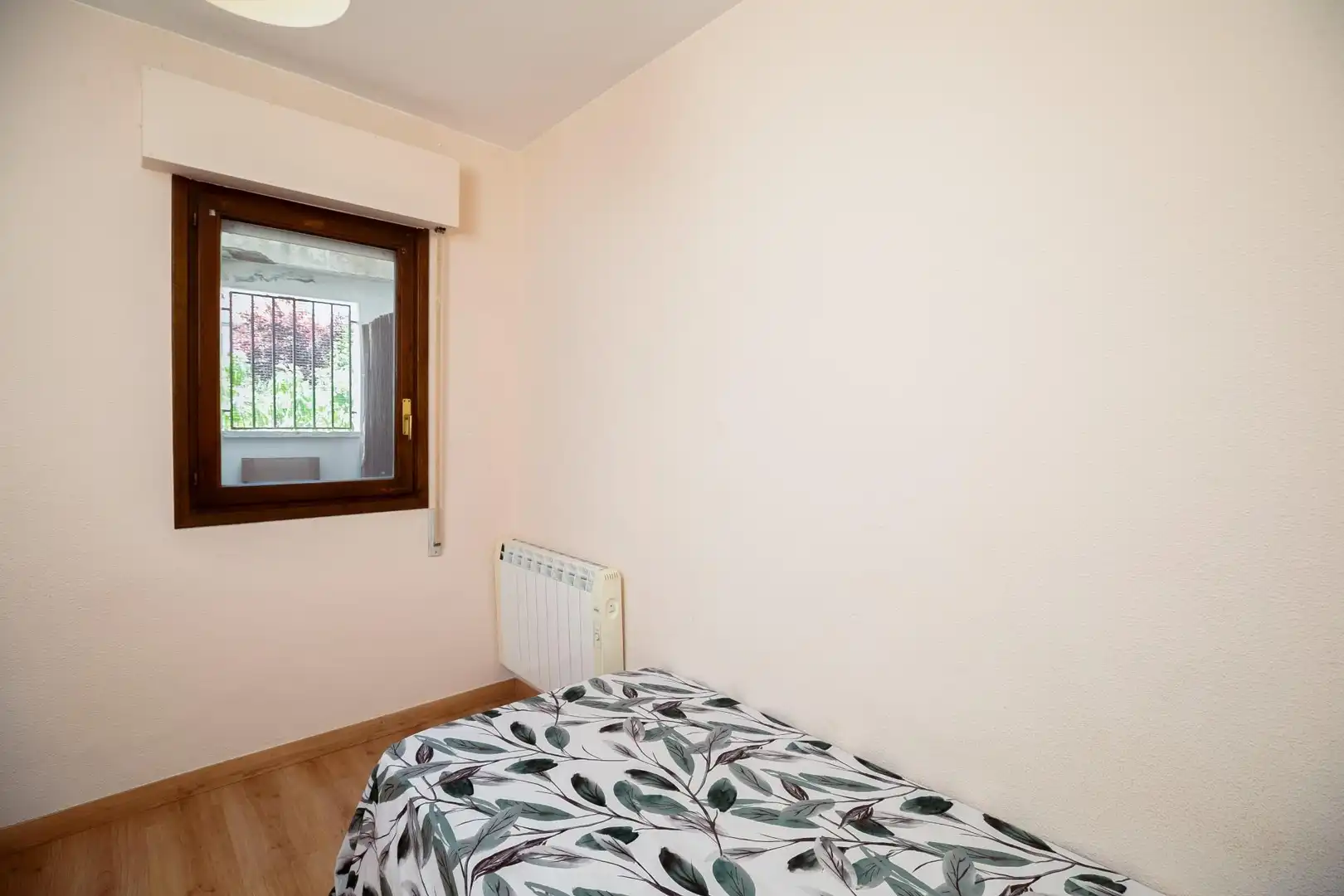 Bedroom of Flat for sale in Jaca  with Heating, Parquet flooring and Terrace