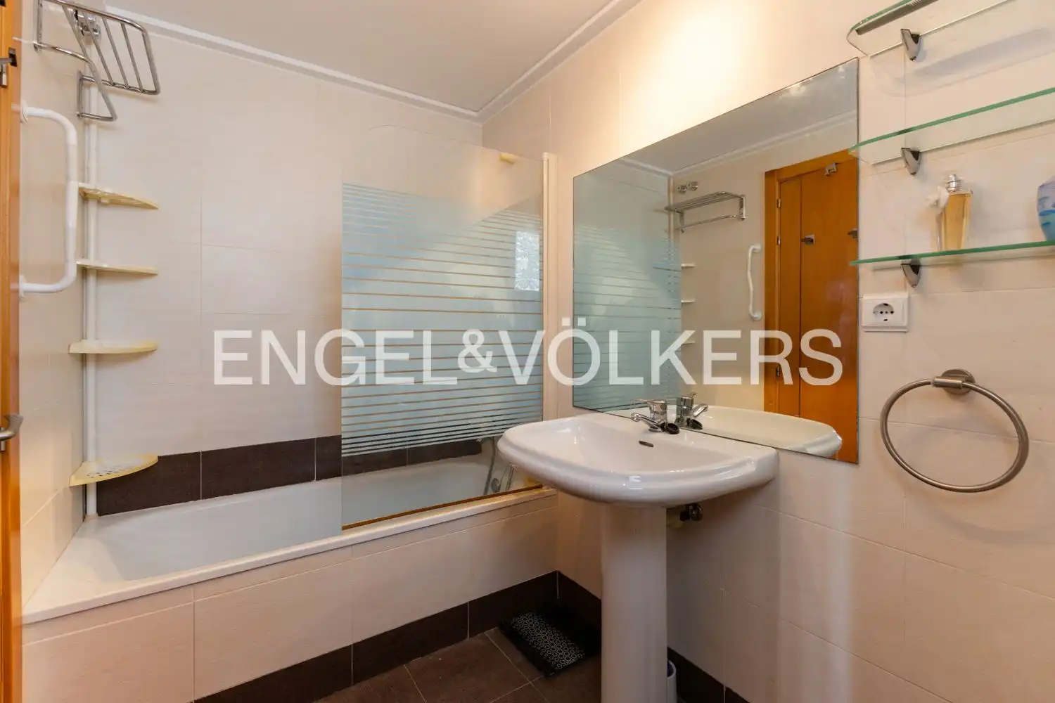 Baño de Piso en venta en Dénia con Aire acondicionado, Calefacción y Piscina