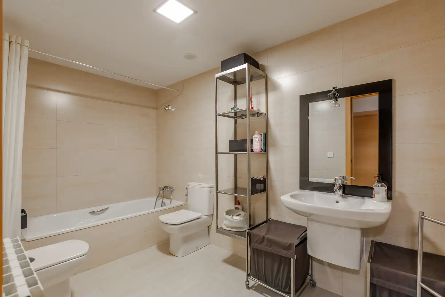 Baño de Piso en venta en Aranguren con Calefacción, Parquet y Terraza