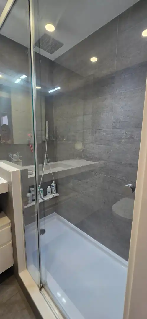 Badezimmer von Wohnung zum Verkauf in Sant Adrià de Besòs mit Klimaanlage, Heizung und Parkett