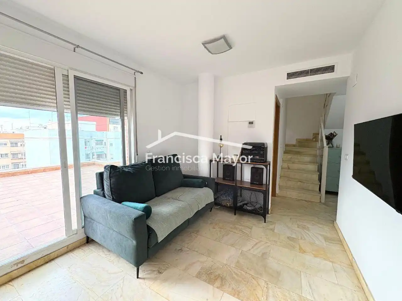 Sala d'estar de Dúplex en venda en Valencia amb Aire condicionat i Terrassa