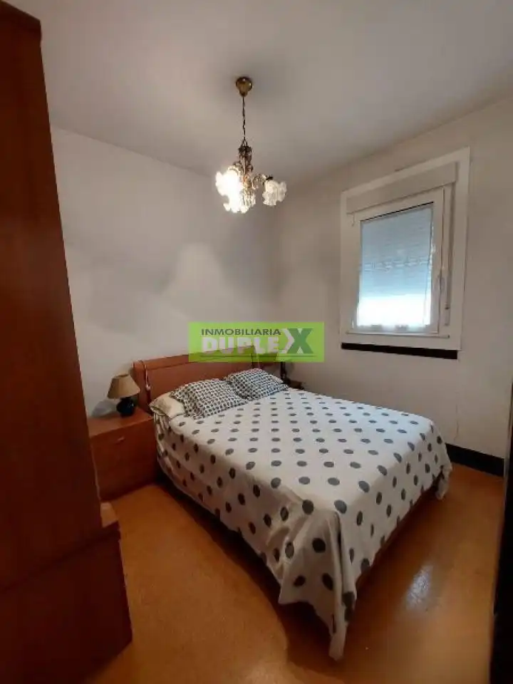 Habitación de Casa o chalet en venta en Pontevedra Capital  con Calefacción, Jardín privado y Trastero