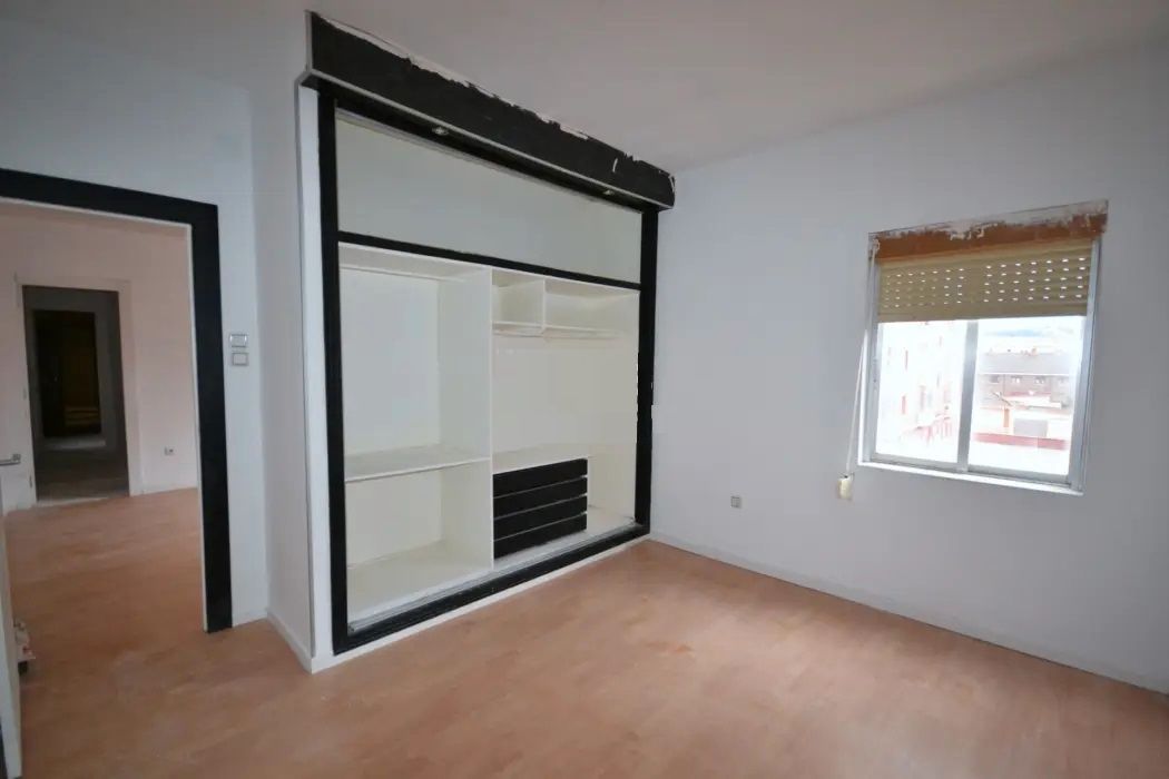 Dormitori de Pis en venda en Venta de Baños amb Terrassa