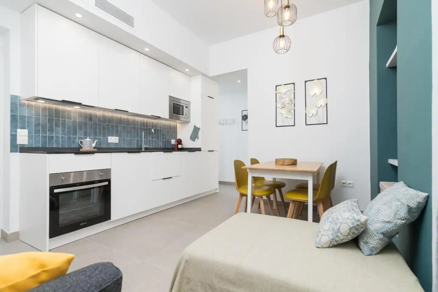 Flat for rent in Calle Carretería, La Goleta - San Felipe Neri