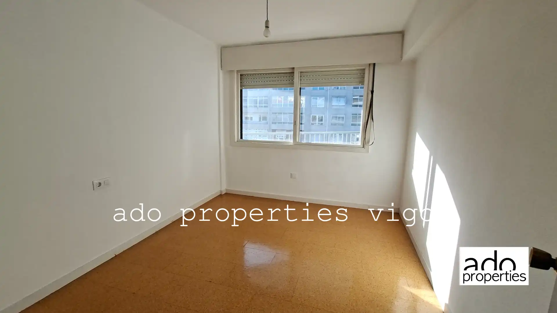 Habitación de Piso en venta en Vigo  con Terraza y Trastero