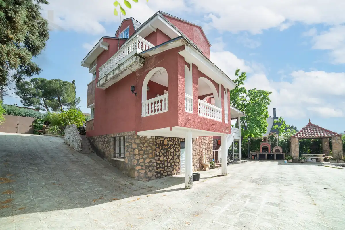 Exterior view of Houses for sale in Arroyomolinos (Madrid)  with Air Conditioner, Heating and Private garden