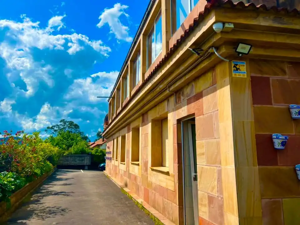 Außenansicht von Gebäude zum Verkauf in Camargo