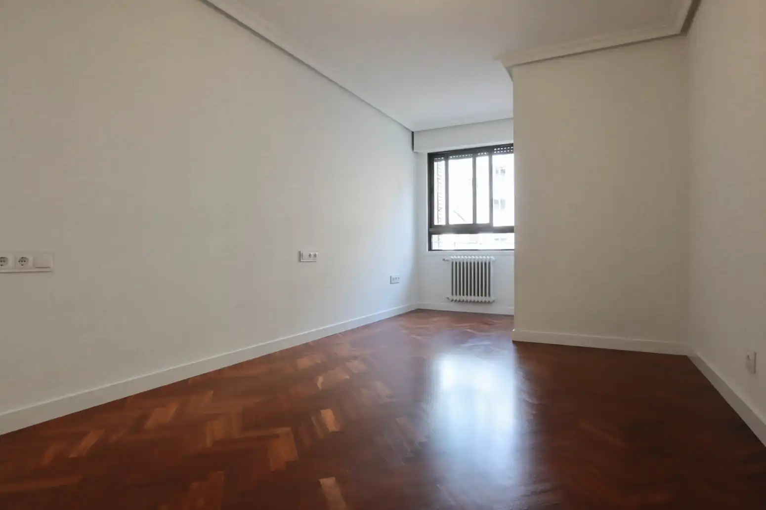 Schlafzimmer von Wohnung zur Miete in Oviedo  mit Heizung und Parkett