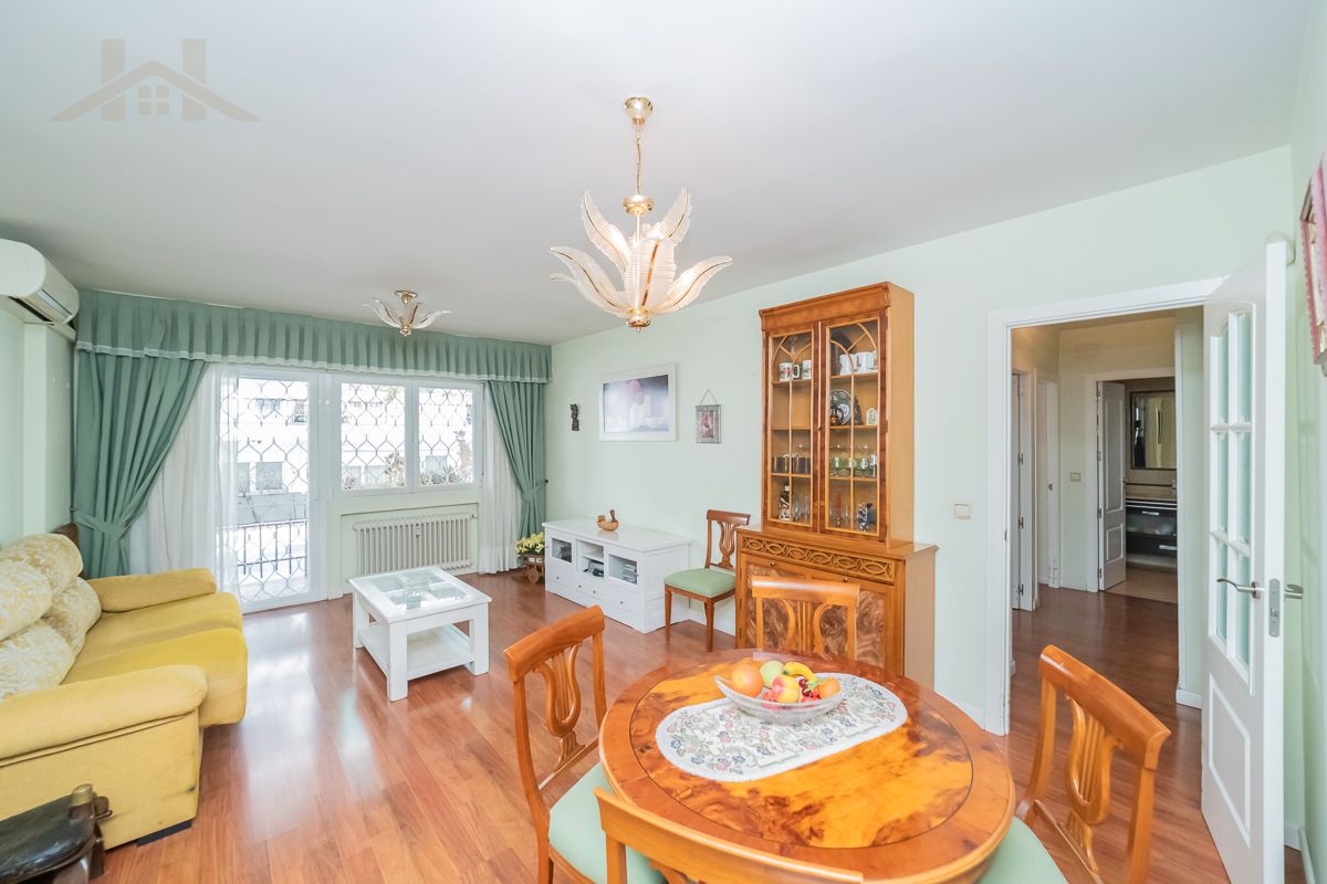 Dining room of Flat for sale in Majadahonda  with Air Conditioner, Heating and Terrace