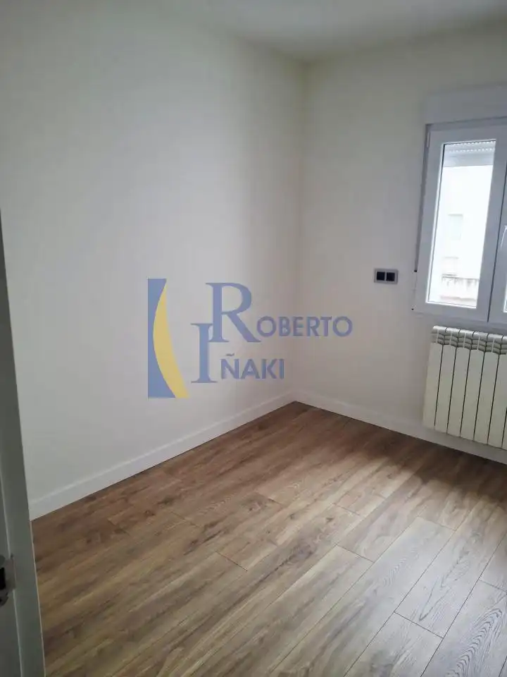 Bedroom of Houses for sale in León Capital   with Heating, Private garden and Parquet flooring