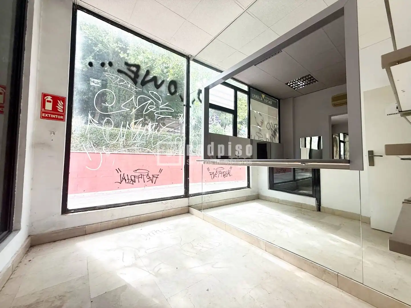 Local en venda en Fuenlabrada amb Aire condicionat
