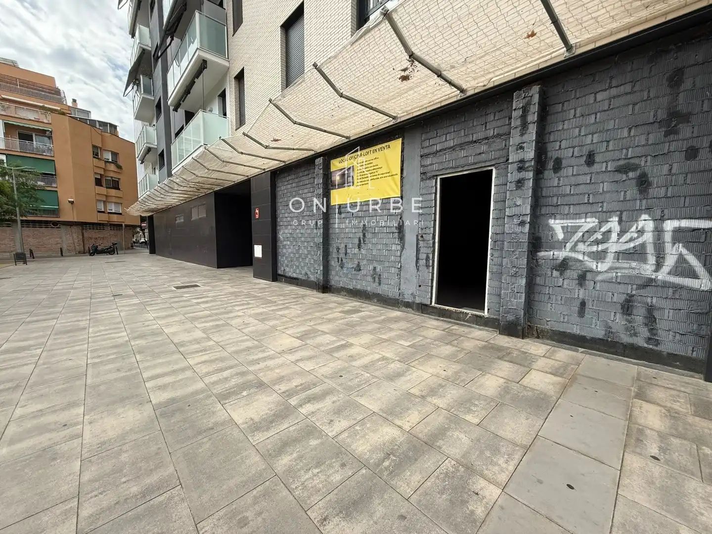 Office for sale in L'Hospitalet de Llobregat  with Air Conditioner