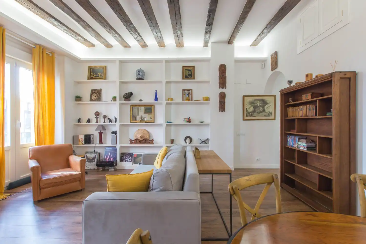 Sala d'estar de Pis en venda en  Pamplona / Iruña amb Calefacció, Moblat i Balcó